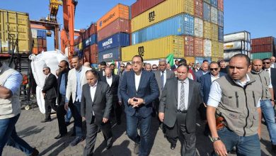 Photo of رئيس الوزراء يتابع إجراءات الإفراج الجمركي عن السلع والبضائع بميناء الإسكندرية تنفيذا للتكليفات الرئاسية